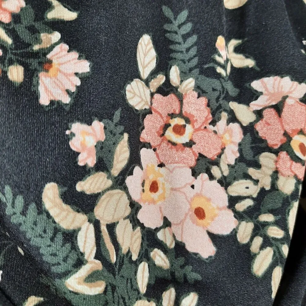 First Love On or Off Shoulder Floral Knit Peasant Top Size Medium / Large Ruffle - Picture 9 of 13